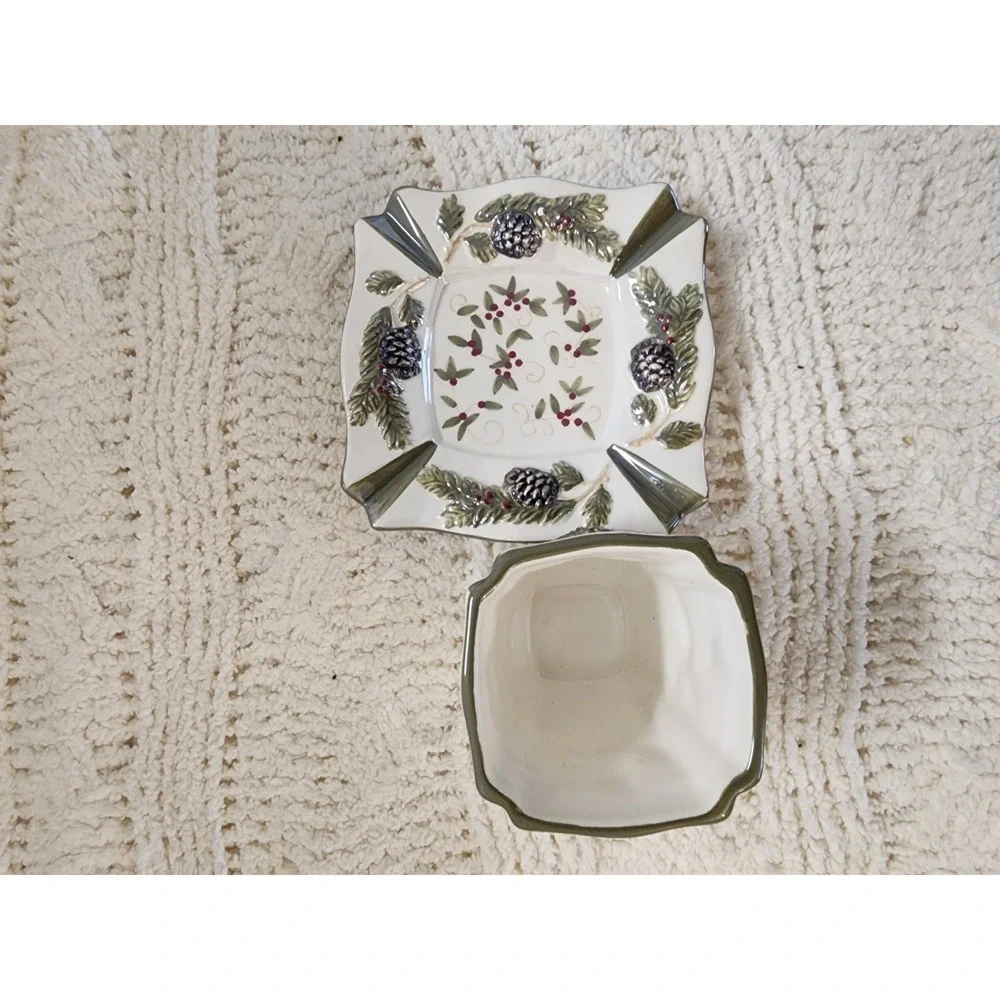 Yankee Candle Berries Pinecone Ceramic Votive Holder & Matching Tray Holiday Set